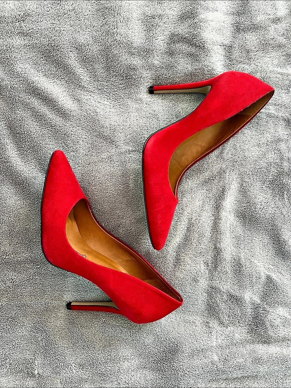 Cathy Jean Pointed Toe Pumps in Red